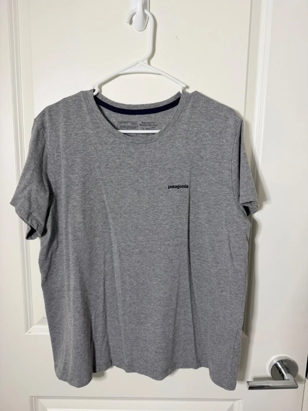 Patagonia Responsibili-Tee , Women's, Grey Short Sleeve, Size XXL